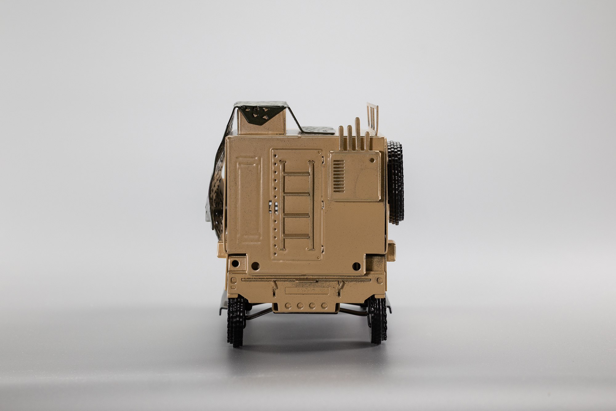HMMWV M1037 SHELTER CARRIER