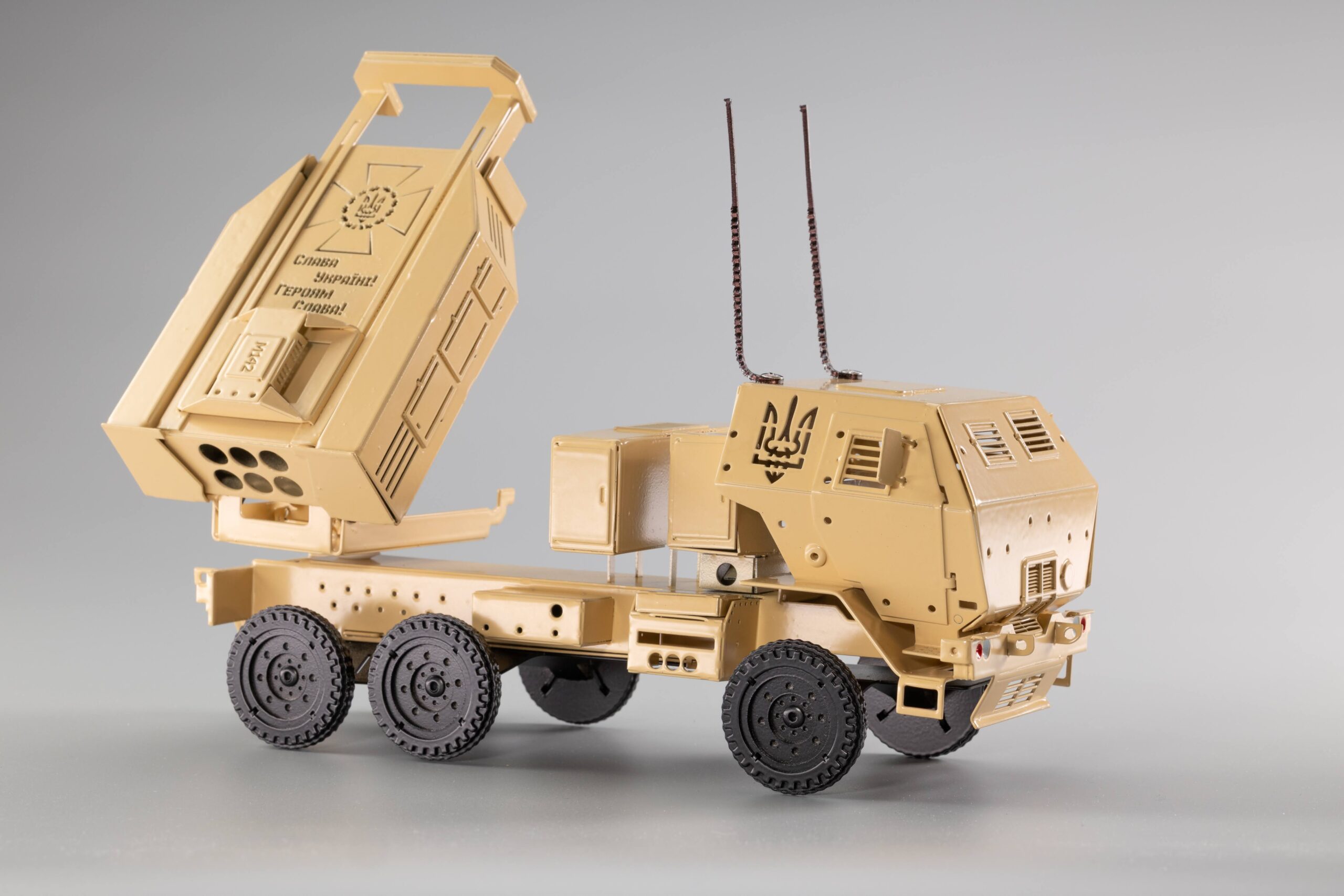 M142 HIMARS